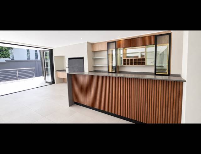 5 BEDROOM HOUSE FOR SALE IN SILWERKRUIN